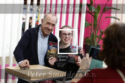 Amsterdam 22 februari 2023
Peter Romer signeert zijn nieuwste Baantjer boek op de huishoudbeurs.