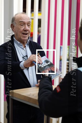 Amsterdam 22 februari 2023
Peter Romer signeert zijn nieuwste Baantjer boek op de huishoudbeurs.