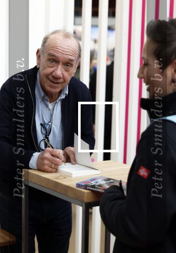 Amsterdam 22 februari 2023
Peter Romer signeert zijn nieuwste Baantjer boek op de huishoudbeurs.