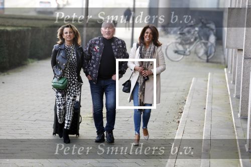 Arnhem 15 februari 2023
Rechtszaak Rachel Hazes tegen Marieke v Beek . Rachel kwam samen met Gacqueline Laats en Joop Kruis . Royce de Vries is haar advocaat . De zaak was in de rechtbank van Arnhem.