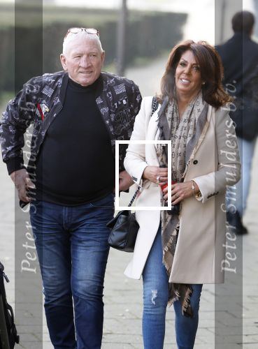 Arnhem 15 februari 2023
Rechtszaak Rachel Hazes tegen Marieke v Beek . Rachel kwam samen met Gacqueline Laats en Joop Kruis . Royce de Vries is haar advocaat . De zaak was in de rechtbank van Arnhem.