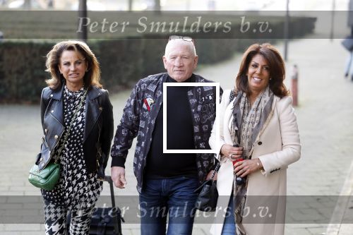 Arnhem 15 februari 2023
Rechtszaak Rachel Hazes tegen Marieke v Beek . Rachel kwam samen met Gacqueline Laats en Joop Kruis . Royce de Vries is haar advocaat . De zaak was in de rechtbank van Arnhem.