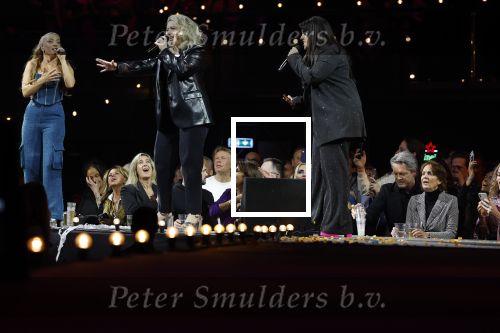 Amsterdam 11 maart 2023
Holland zingt Hazes in het ziggo dome.
Jeroen v d Boom Samantha Steenwijk Waylon Karsu John de Bever Og3ne Gerard Joling en Jamai maken er een geweldige show van .
Gasten aanwezig oa Rachel Hazes Wesley Sneijder en Guido den Aantrekker met zijn vrouw Tiffany.