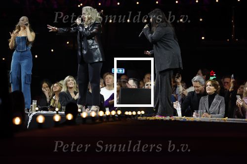 Amsterdam 11 maart 2023
Holland zingt Hazes in het ziggo dome.
Jeroen v d Boom Samantha Steenwijk Waylon Karsu John de Bever Og3ne Gerard Joling en Jamai maken er een geweldige show van .
Gasten aanwezig oa Rachel Hazes Wesley Sneijder en Guido den Aantrekker met zijn vrouw Tiffany.