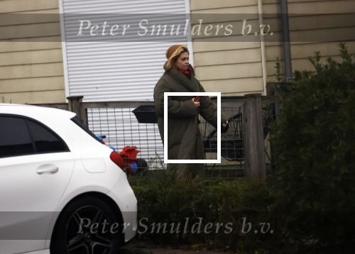 Vinkeveen Abcoude 16 februari 2023
Roxeanne Hazes en haar man Erik Zwennes gaan vanaf hun huis naar Abcoude waar Roxeanne boodschappen doet bij de HEMA