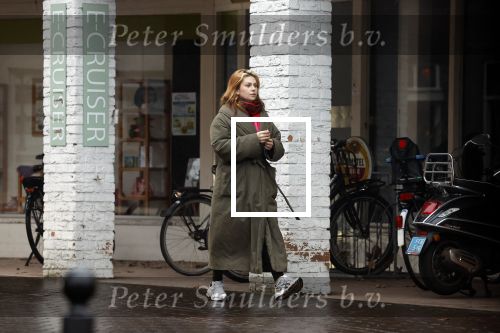 Vinkeveen Abcoude 16 februari 2023
Roxeanne Hazes en haar man Erik Zwennes gaan vanaf hun huis naar Abcoude waar Roxeanne boodschappen doet bij de HEMA