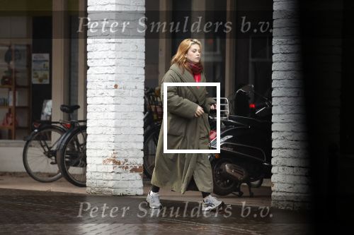 Vinkeveen Abcoude 16 februari 2023
Roxeanne Hazes en haar man Erik Zwennes gaan vanaf hun huis naar Abcoude waar Roxeanne boodschappen doet bij de HEMA
