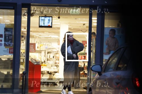 Vinkeveen Abcoude 16 februari 2023
Roxeanne Hazes en haar man Erik Zwennes gaan vanaf hun huis naar Abcoude waar Roxeanne boodschappen doet bij de HEMA