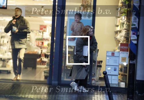 Vinkeveen Abcoude 16 februari 2023
Roxeanne Hazes en haar man Erik Zwennes gaan vanaf hun huis naar Abcoude waar Roxeanne boodschappen doet bij de HEMA