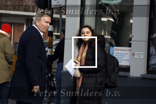Amsterdam 2 maart 2023
Tom Egbers spreekt een random vrouw aan op straat in Amsterdam zuid.