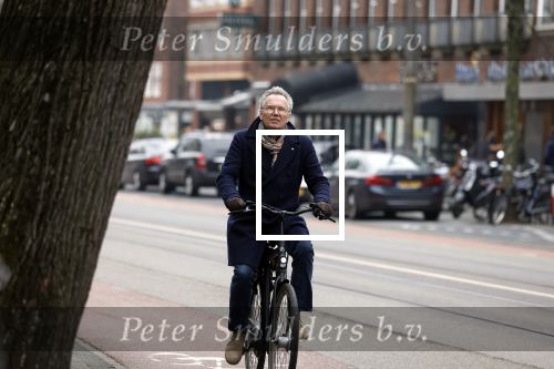 Amsterdam 21 februari 2023
Tom Egbers op de fiets in Amsterdam zuid.