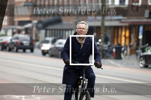 Amsterdam 21 februari 2023
Tom Egbers op de fiets in Amsterdam zuid.