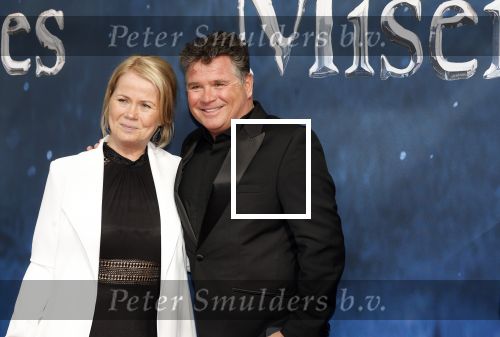 Amsterdam 5 maart 2023
Premiere les Miserables in Carre.
Wolter Kroes en zij nvrouw Tessa en zoons kwam naar hun zus/dochter Pamela Kroes kijken