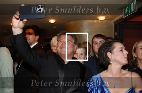 Amsterdam 5 maart 2023
Premiere les Miserables in Carre.
Wolter Kroes en zij nvrouw Tessa en zoons kwam naar hun zus/dochter Pamela Kroes kijken .
Wolter met zijn ex vrouw