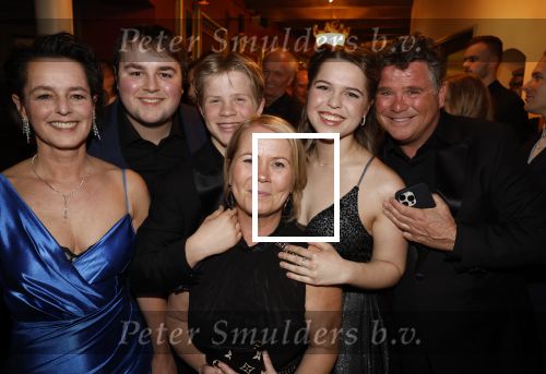 Amsterdam 5 maart 2023
Premiere les Miserables in Carre.
Wolter Kroes en zij nvrouw Tessa en zoons kwam naar hun zus/dochter Pamela Kroes kijken .
Ook de ex vrouw van Wolter en moeder van Pamela was aanwezig