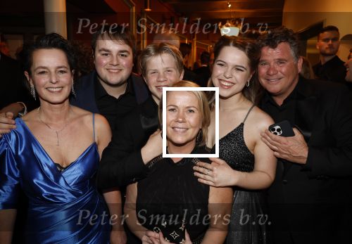 Amsterdam 5 maart 2023
Premiere les Miserables in Carre.
Wolter Kroes en zij nvrouw Tessa en zoons kwam naar hun zus/dochter Pamela Kroes kijken .
Ook de ex vrouw van Wolter en moeder van Pamela was aanwezig