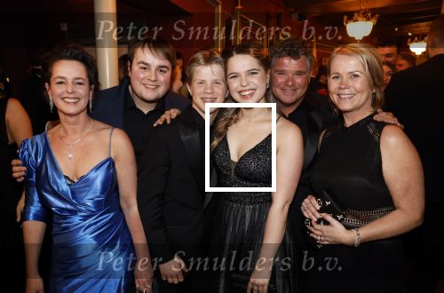 Amsterdam 5 maart 2023
Premiere les Miserables in Carre.
Wolter Kroes en zij nvrouw Tessa en zoons kwam naar hun zus/dochter Pamela Kroes kijken .
Ook de ex vrouw van Wolter en moeder van Pamela was aanwezig