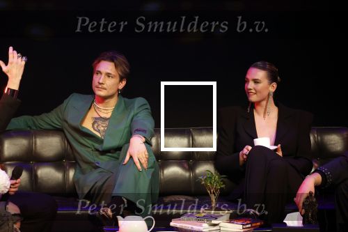 Leusden 6 maart 2023
Uitreiking Edisons in het AFAS theater .
Maan en haar vriend Goldband-zanger Karel Gerlach op de edisons. Goldband is de grote winnaar met m,eerdere edisons