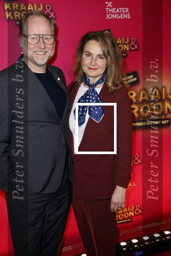 Amstelveen 29 januari 2024
Premiere Kraaij en Kroon van Soy Kroon en Johnny Kraaijkamp in schouwburg in Amstelveen. Ad Knippels met zijn partner