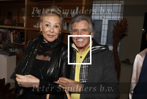 Breukelen 12 februari 2024
Ria Valk viert haar 65 jarig artiesten jubileum en krijgt een koninklijk onderscheiding van de burgemeester van de Ronde Venen. Adriaan Hoes kwam met zijn partner