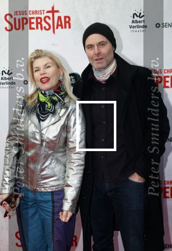 Amsterdam 21 januari 2024
Premiere Jesus Christ Superstar in het DeLaMar theater. Anne Marie Jung met partner