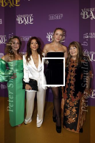 Den Bosch 27 januari 2024
Premiere verliefd op ibiza in de Brabant Hallen. Anouk Maas Nadja Hupscher Juultje Tieleman en Wieteke v Dort