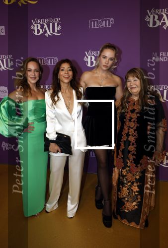 Den Bosch 27 januari 2024
Premiere verliefd op ibiza in de Brabant Hallen. Anouk Maas Nadja Hupscher Juultje Tieleman en Wieteke v Dort