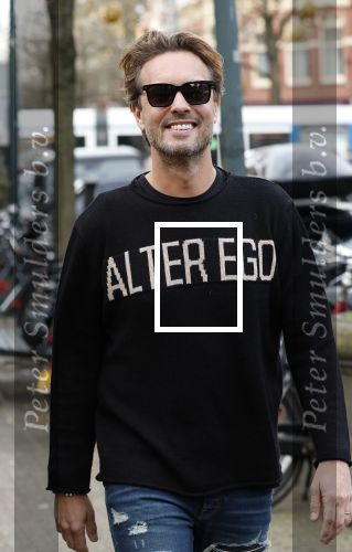 Amsterdam 20 januari 2024
Bas Smit en Zeus met Alter Ego truien op de cornelis schuytstraat
