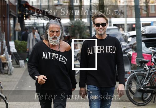 Amsterdam 20 januari 2024
Bas Smit en Zeus met Alter Ego truien op de cornelis schuytstraat
