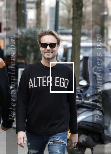 Amsterdam 20 januari 2024
Bas Smit en Zeus met Alter Ego truien op de cornelis schuytstraat