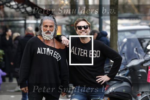 Amsterdam 20 januari 2024
Bas Smit en Zeus met Alter Ego truien op de cornelis schuytstraat
