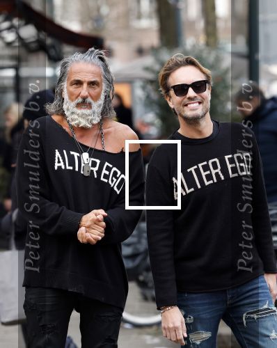 Amsterdam 20 januari 2024
Bas Smit en Zeus met Alter Ego truien op de cornelis schuytstraat