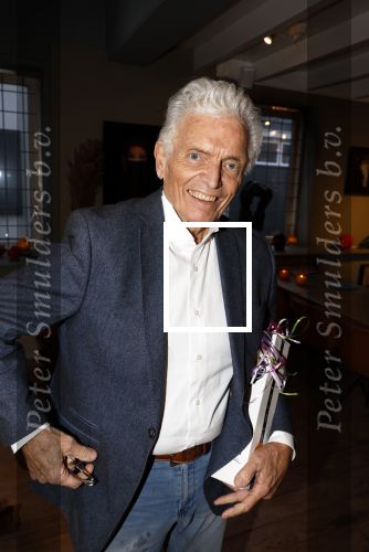 Breukelen 12 februari 2024
Ria Valk viert haar 65 jarig artiesten jubileum en krijgt een koninklijk onderscheiding van de burgemeester van de Ronde Venen. Ben Cramer