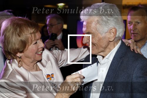Breukelen 12 februari 2024
Ria Valk viert haar 65 jarig artiesten jubileum en krijgt een koninklijk onderscheiding van de burgemeester van de Ronde Venen. Ben Cramer