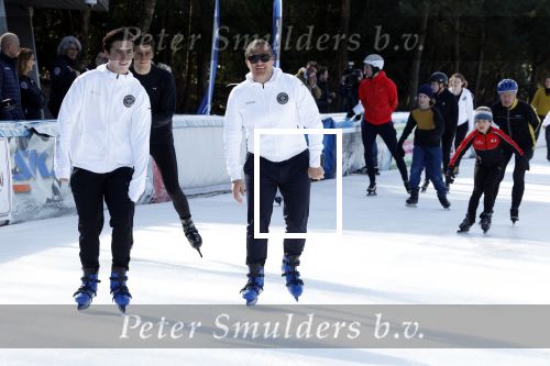 Amsterdam 27 februari 2024
Presentatie van de Hollandse 100 op de Jaap Eden Baan.
oa aanwezig Prins Bernhard Prinses Annette Simon Keizer Marianne Timmer Benjamin Aslan en Nino Wilkes.