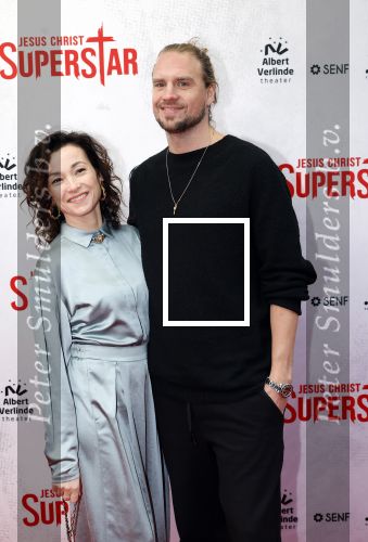 Amsterdam 21 januari 2024
Premiere Jesus Christ Superstar in het DeLaMar theater. Birgit Schuurman met vriend
