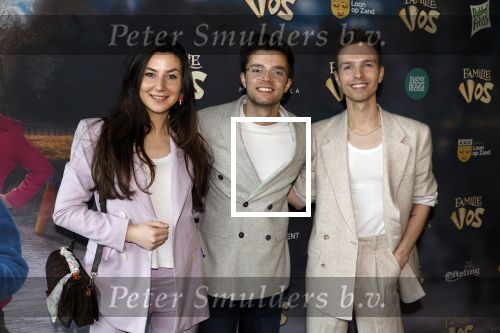 Amsterdam 3 februari 2024
Premiere Familie Vos in Pathe Arena. Buddy Vedder  kwam met een vriend en een vriendin