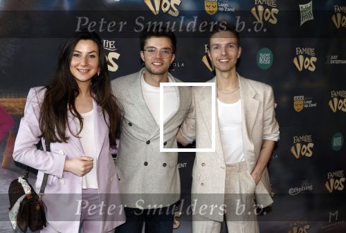 Amsterdam 3 februari 2024
Premiere Familie Vos in Pathe Arena. Buddy Vedder  kwam met een vriend en een vriendin