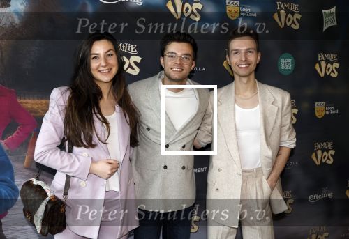 Amsterdam 3 februari 2024
Premiere Familie Vos in Pathe Arena. Buddy Vedder  kwam met een vriend en een vriendin
