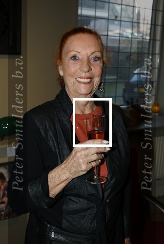Breukelen 12 februari 2024
Ria Valk viert haar 65 jarig artiesten jubileum en krijgt een koninklijk onderscheiding van de burgemeester van de Ronde Venen. Carry Tefsen