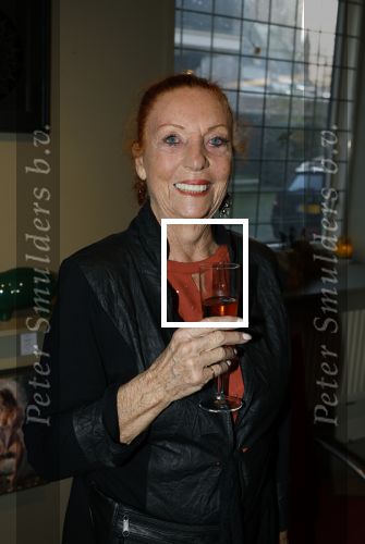 Breukelen 12 februari 2024
Ria Valk viert haar 65 jarig artiesten jubileum en krijgt een koninklijk onderscheiding van de burgemeester van de Ronde Venen. Carry Tefsen