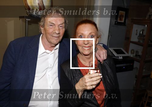 Breukelen 12 februari 2024
Ria Valk viert haar 65 jarig artiesten jubileum en krijgt een koninklijk onderscheiding van de burgemeester van de Ronde Venen. Carry tefsen met ex partner van Ria Valk