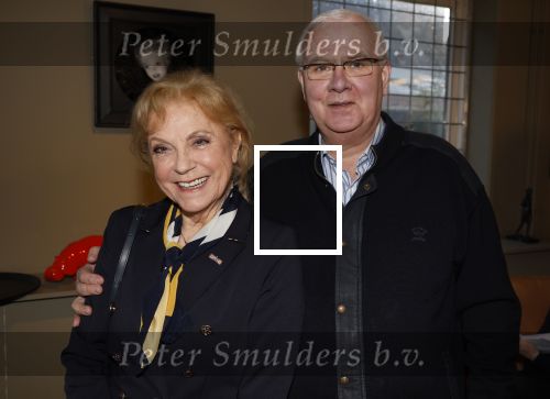Breukelen 12 februari 2024
Ria Valk viert haar 65 jarig artiesten jubileum en krijgt een koninklijk onderscheiding van de burgemeester van de Ronde Venen. Conny Vink kwam met haar man