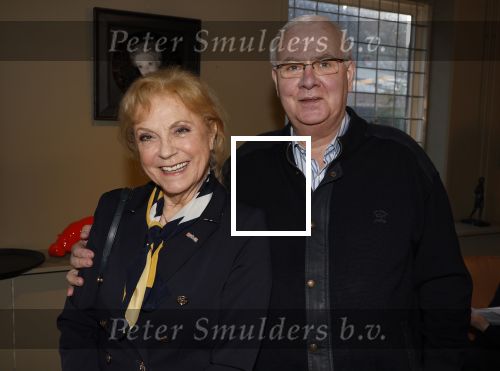 Breukelen 12 februari 2024
Ria Valk viert haar 65 jarig artiesten jubileum en krijgt een koninklijk onderscheiding van de burgemeester van de Ronde Venen. Conny Vink kwam met haar man