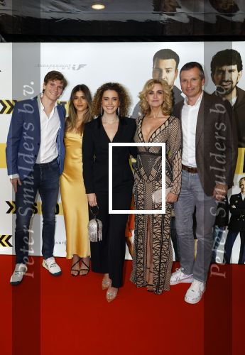 Amsterdam 29 januari 2024
Premiere Scotoe in Tuschinski met oa in de cast Sinan Eroglu Mohammed Chara Rose Bertram Said Boumazoughe Melisa Asli Pamuk Ferdi Stofmeel Daphne Deckers Emma Deckers en Oscar Aerts. Daphne Deckers Richard Krajicek Emma Deckers en Alec Deckers met vriendin.