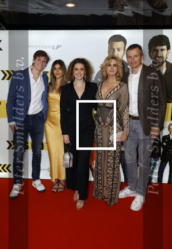 Amsterdam 29 januari 2024
Premiere Scotoe in Tuschinski met oa in de cast Sinan Eroglu Mohammed Chara Rose Bertram Said Boumazoughe Melisa Asli Pamuk Ferdi Stofmeel Daphne Deckers Emma Deckers en Oscar Aerts. Daphne Deckers Richard Krajicek Emma Deckers en Alec Deckers met vriendin.