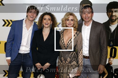 Amsterdam 29 januari 2024
Premiere Scotoe in Tuschinski met oa in de cast Sinan Eroglu Mohammed Chara Rose Bertram Said Boumazoughe Melisa Asli Pamuk Ferdi Stofmeel Daphne Deckers Emma Deckers en Oscar Aerts. Daphne Deckers Richard Krajicek Emma Deckers en Alec Deckers met vriendin.