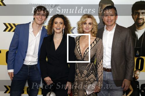 Amsterdam 29 januari 2024
Premiere Scotoe in Tuschinski met oa in de cast Sinan Eroglu Mohammed Chara Rose Bertram Said Boumazoughe Melisa Asli Pamuk Ferdi Stofmeel Daphne Deckers Emma Deckers en Oscar Aerts. Daphne Deckers Richard Krajicek Emma Deckers en Alec Deckers met vriendin.