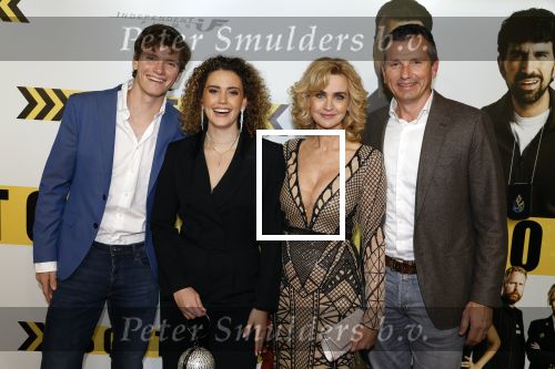 Amsterdam 29 januari 2024
Premiere Scotoe in Tuschinski met oa in de cast Sinan Eroglu Mohammed Chara Rose Bertram Said Boumazoughe Melisa Asli Pamuk Ferdi Stofmeel Daphne Deckers Emma Deckers en Oscar Aerts. Daphne Deckers Richard Krajicek Emma Deckers en Alec Deckers met vriendin.