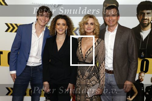 Amsterdam 29 januari 2024
Premiere Scotoe in Tuschinski met oa in de cast Sinan Eroglu Mohammed Chara Rose Bertram Said Boumazoughe Melisa Asli Pamuk Ferdi Stofmeel Daphne Deckers Emma Deckers en Oscar Aerts. Daphne Deckers Richard Krajicek Emma Deckers en Alec Deckers met vriendin.